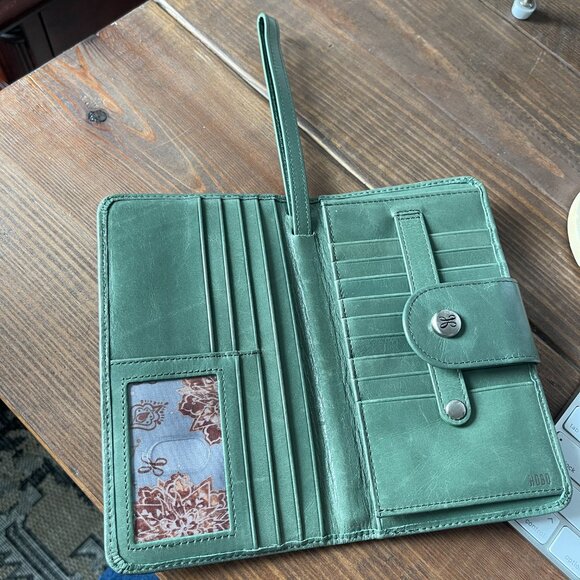 Hobo International Vintage Collection Danette Wallet Wristlet Moss Sage Green - Picture 4 of 8
